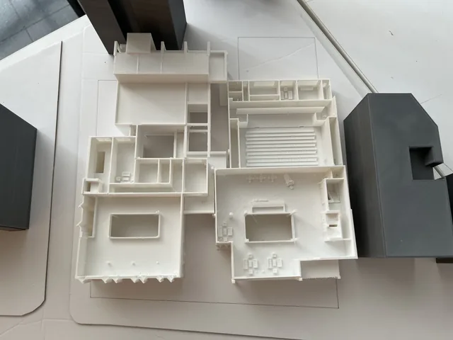 Apollo model photo 6